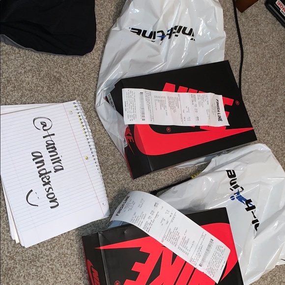 Jordan 1 High metallic Gold - Picture 6 of 8